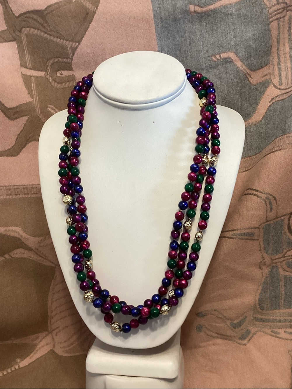 DEVIE STATEMENT NECKLACE